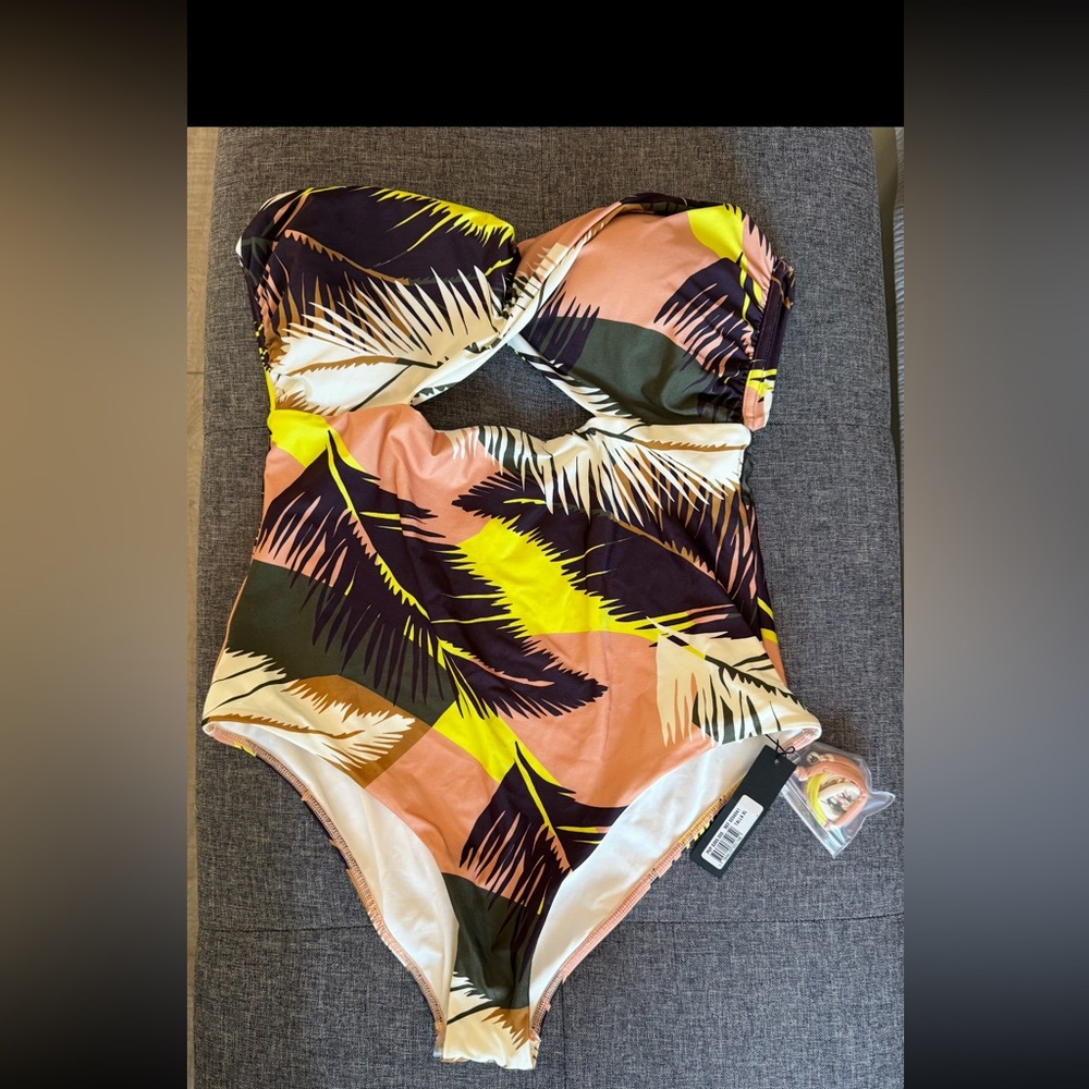 SOLDTouché Collection NWT, one piece swimsuit, strapless orw/straps incl. sz XL.